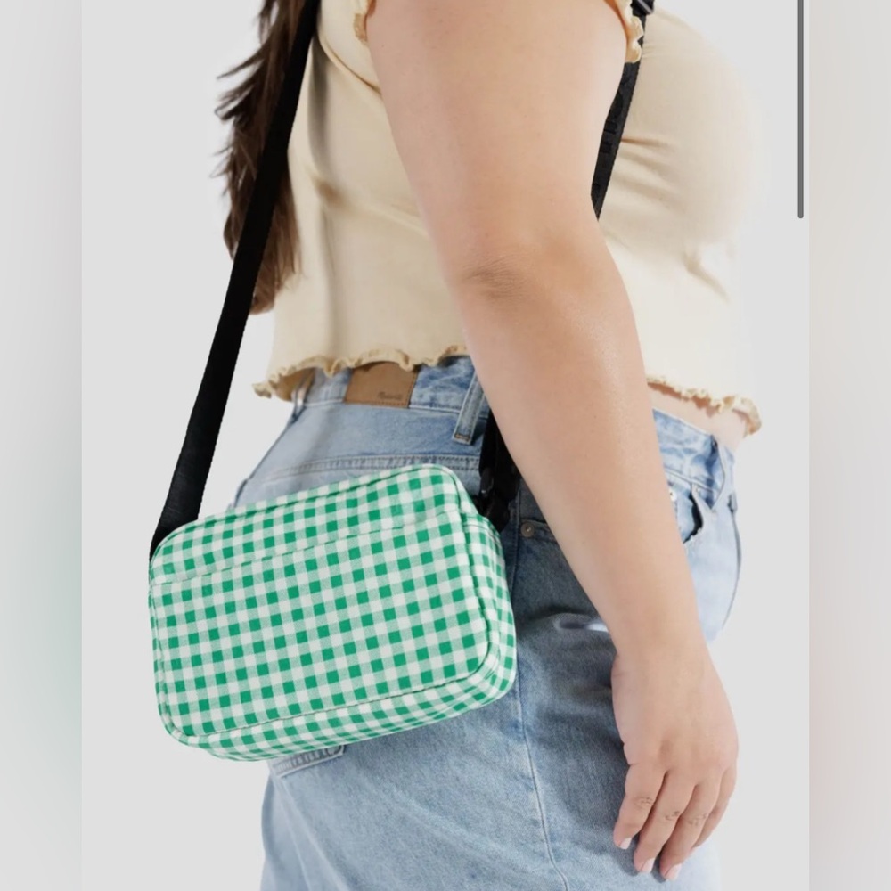 NWT Baggu Camera Bag in Green Gingham